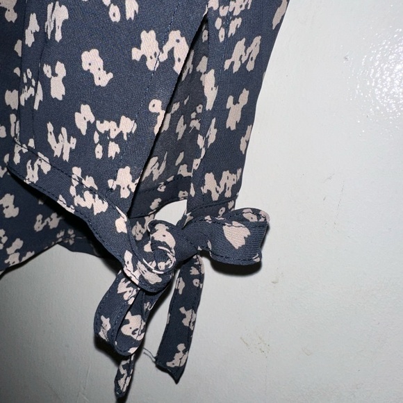 Excellent condition Navy/Tan Monday Fun top XXL! - Picture 2 of 6